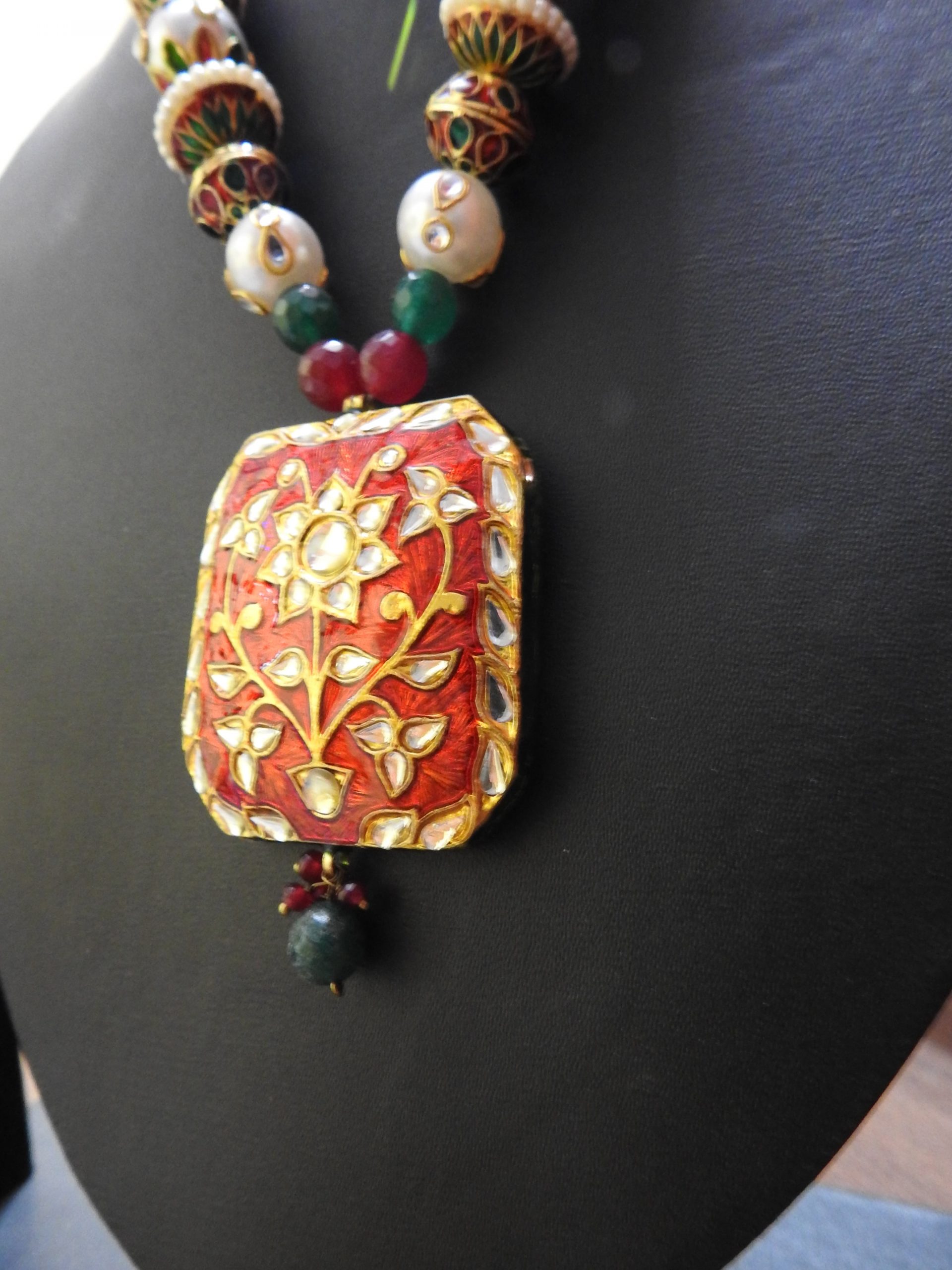 IMITATION KUNDAN MEENA RED NECKLACE / ARTIFICIAL KUNDAN MEENA JEWELLERY RED NEKLACE - Image 4